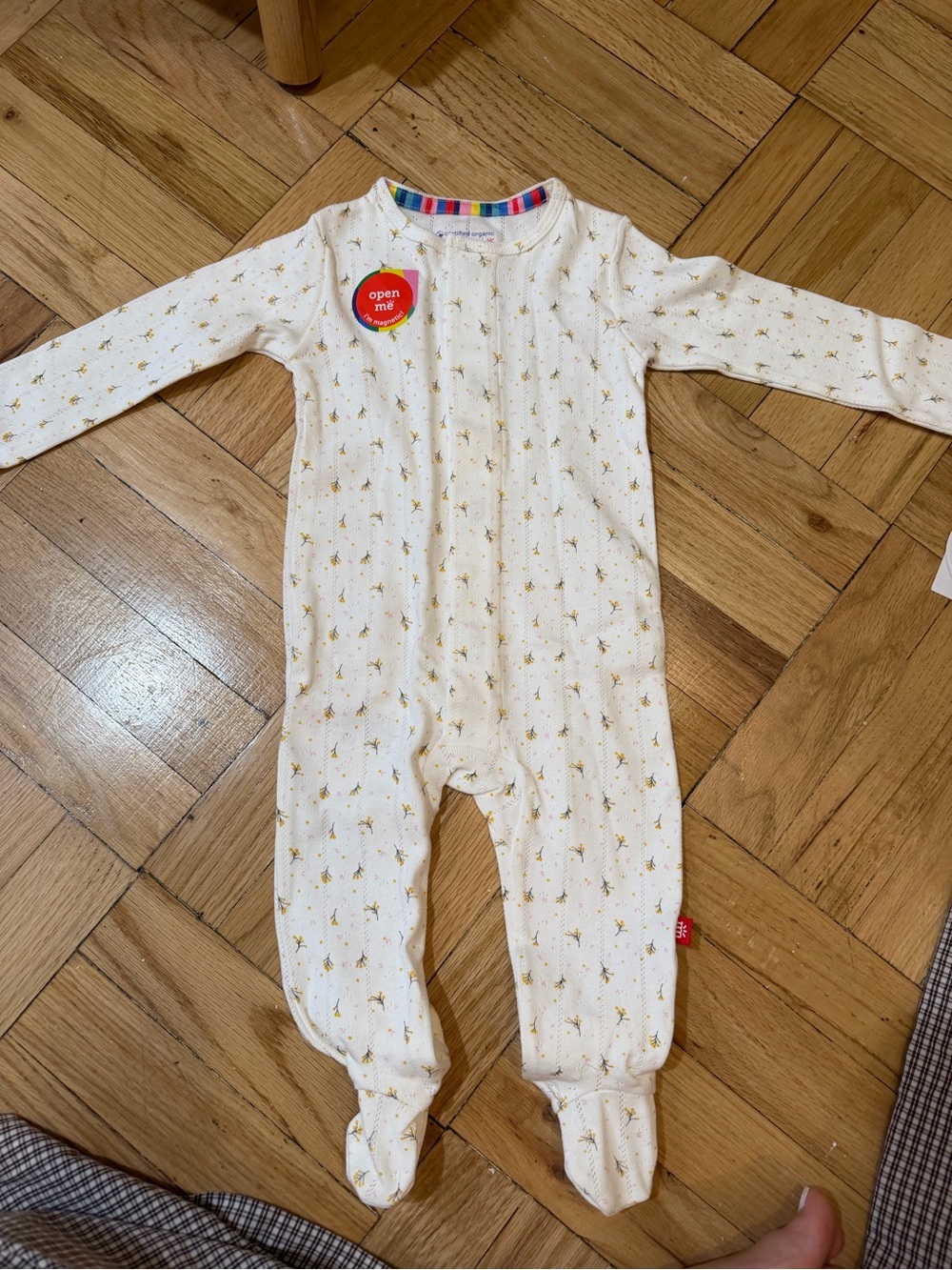 Magnetic Me NWT 6-9 month Cream Footed One-Piece with Yellow Star Print
